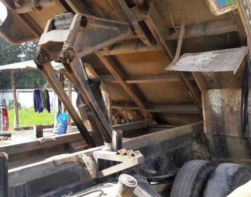 หกล้อ ฮีโน่ KR320 HO7D195ดั้ม5คิว สภาพดีสวยเดิมๆพร้อมใช้ ทะเบียนพร้อมโอน