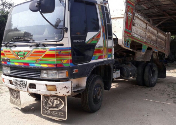 หกล้อ ฮีโน่ KR320 HO7D195ดั้ม5คิว สภาพดีสวยเดิมๆพร้อมใช้ ทะเบียนพร้อมโอน