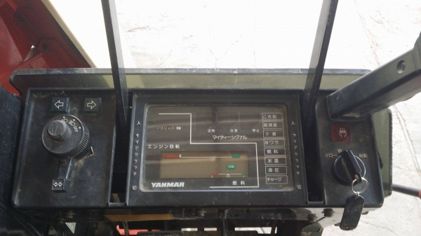 รถเกี่ยวข้าวพร้อมนวดข้าวในตัว แบบนั่งขับ เก่าญี่ปุ่น  YANMAR รุ่น  CA210 เกี่ยวข้าว 3 แถว  มีท่อส่งข้าว  เพิ่มถังอุ้มข้าว สภาพสวย