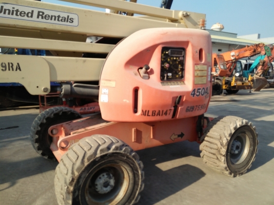 รถกระเช้า JLG Model 450AJ ยกสูงได้ 12 เมตร เครื่องยนต์ดีเซล นำเข้าจากอเมริกา ราคาถูกครับ