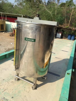 ขาย	ถังสแตนเลสเกรด 316 ขนาด 2,000 ลิตร พร้อมใบกวน สภาพสวย พร้อมใช้งาน