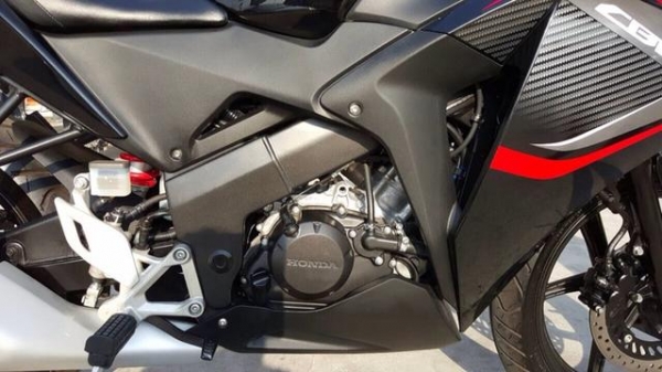 Honda Cbr 150i สีดำ สภาพป้ายแดง รถ 4 เดือน ใช้งานน้อย 491 กม สวย ๆ