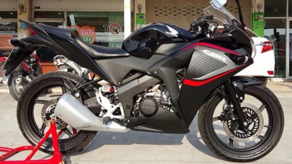 Honda Cbr 150i สีดำ สภาพป้ายแดง รถ 4 เดือน ใช้งานน้อย 491 กม สวย ๆ