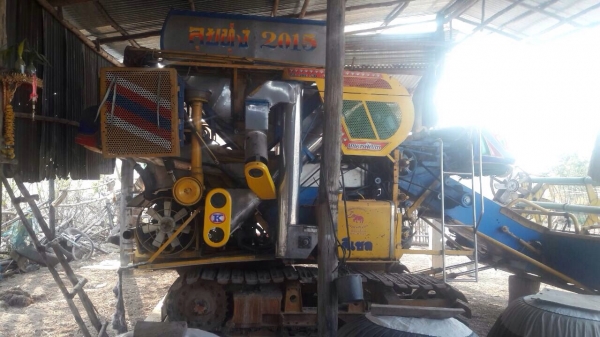 ขายเจ้าช้างไวไฟ รุ่นลุยทุ่ง 2015 รถ 2 ปี เกี่ยวได้ พันกว่าไร่