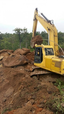ขาย 675,000 รถแบคโฮ KOMATSU pc 200-6ไฟฟ้าครบเอวแน่นช่วงล่างเต็มรถสวยพร้อมใช้เอกสารเล่มทะเบียนพร้อมโอน 090-772-3710 090-772-3708 ขาย 675,000 รถแบคโฮ KOMATSU pc 200-6ไฟฟ้าครบเอวแน่นช่วงล่างเต็มรถสวยพร้อมใช้เอกสารเล่มทะเบียนพร้อมโอน 090-772-3710 090-772-3708
