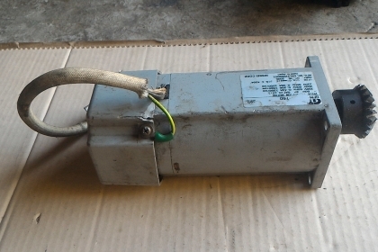 มอเตอร์เกียร์ทดจากญี่ปุ่น NISSEI ขนาด 60 W. อัตราที่ 15 : 1 ทดแล้วหมุนที่ 103 รอบต่อนาทีแรงบิดสูง และเงียบ เสียบใช้ไฟบ้าน 220 V. ได้เลย