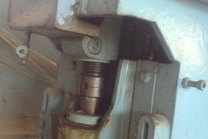 เครื่องปั๊มแอร์ครัช กดอัดขึ้นรูปชิ้นงาน ยี่ห้อ SAMYANG HEAVY MACHINERY ขนาดแรงกดปั๊ม 25 ตัน  (เหลือ 3 เครื่อง) เครื่องพร้อมใช้งานได้เลย