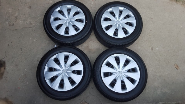 ขายล้อกระทะพร้อมยาง ยาริสถอดป้ายแดง ขอบ 15 4 วง ราคา 5,500 บาท