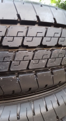 ขายยางดันลอปถอดป้ายแดง ขอบ15 4เส้น ราคา 7,500 บาท