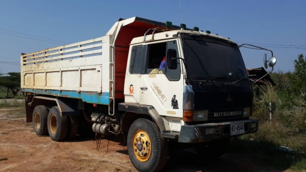 ขายด่วน MITSUBISHI FN527F6XXX สภาพพร้อมใช้งาน เครื่องเกียร์ดี คัชชีสวย ยางพร้อมใช้ เอกสารพร้อมโอน