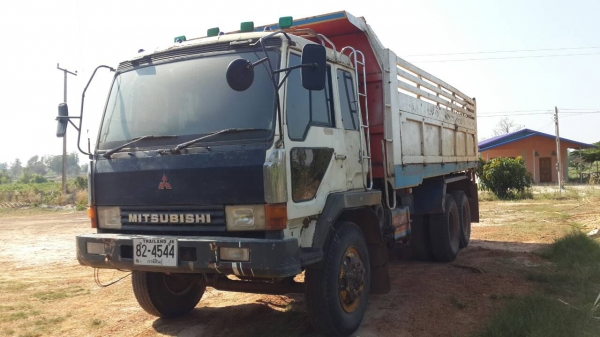 ขายด่วน MITSUBISHI FN527F6XXX สภาพพร้อมใช้งาน เครื่องเกียร์ดี คัชชีสวย ยางพร้อมใช้ เอกสารพร้อมโอน