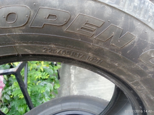 ขายยาง Toyo Japan 225/65/R17 4 เส้น 4000 บาท