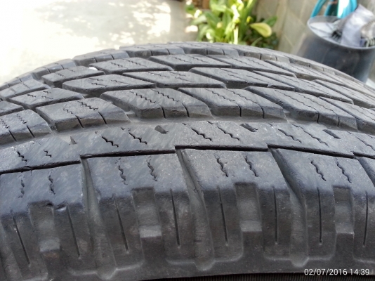 ขายยาง Toyo Japan 225/65/R17 4 เส้น 4000 บาท