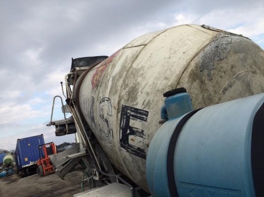 รถโม่มือสองญี่ปุ่น NISSAN UD เครื่องFE6 โม่4คิว