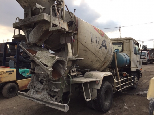 รถโม่มือสองญี่ปุ่น NISSAN UD เครื่องFE6 โม่4คิว