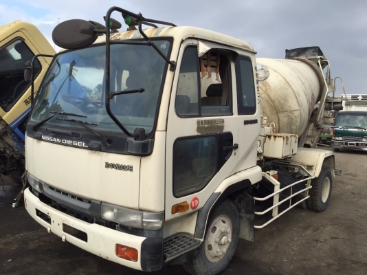 รถโม่มือสองญี่ปุ่น NISSAN UD เครื่องFE6 โม่4คิว