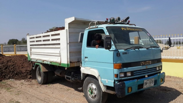 ขายหกล้อดั้ม ISUZU NRR เครื่อง175เบรคทริฟฟี่ พ่วงมาลัยเพาเวอร์ คัชชีสวย ยางพร้อมใช้งาน กระบะดี้มสวย เอกสารพร้อมโอน