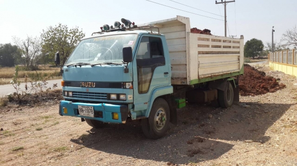 ขายหกล้อดั้ม ISUZU NRR เครื่อง175เบรคทริฟฟี่ พ่วงมาลัยเพาเวอร์ คัชชีสวย ยางพร้อมใช้งาน กระบะดี้มสวย เอกสารพร้อมโอน