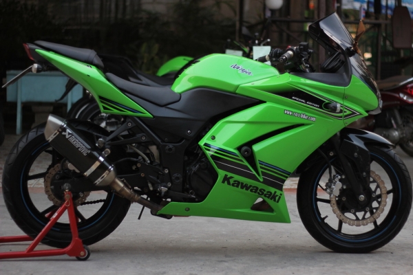 <เอิร์ท พิดโลก> ขาย Ninja250 ปี11-12 สภาพสวยยางเต็มๆ