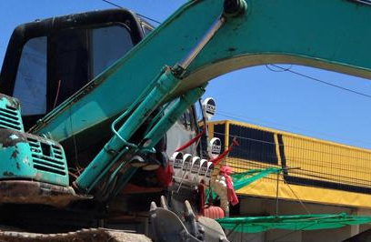 **680,000 บ.ต่อรอง/// แบคโฮ KOBELCO SK100 MARK V(5) Super ไฟครบ อินวอย **ขาย KOBELCO MARK-5 SK100 ซุปเปอร์ แบคโฮ100 สภาพดี พร้อมใช้งาน เอกสารอินวอย HYD.EXCAVATOR KOBELCO SK100 MARK V(5) SUPER ไฟฟ้าครบ เครื่องเดิม ปั้มเดิม ครับ เครื่อง ISUZU 4BG1-4สูบ 78HP