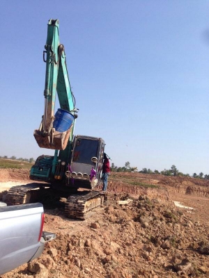 **680,000 บ.ต่อรอง/// แบคโฮ KOBELCO SK100 MARK V(5) Super ไฟครบ อินวอย **ขาย KOBELCO MARK-5 SK100 ซุปเปอร์ แบคโฮ100 สภาพดี พร้อมใช้งาน เอกสารอินวอย HYD.EXCAVATOR KOBELCO SK100 MARK V(5) SUPER ไฟฟ้าครบ เครื่องเดิม ปั้มเดิม ครับ เครื่อง ISUZU 4BG1-4สูบ 78HP