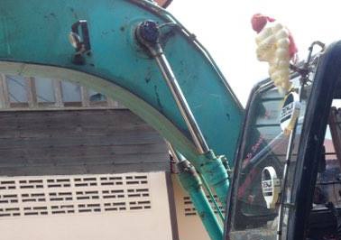 **680,000 บ.ต่อรอง/// แบคโฮ KOBELCO SK100 MARK V(5) Super ไฟครบ อินวอย **ขาย KOBELCO MARK-5 SK100 ซุปเปอร์ แบคโฮ100 สภาพดี พร้อมใช้งาน เอกสารอินวอย HYD.EXCAVATOR KOBELCO SK100 MARK V(5) SUPER ไฟฟ้าครบ เครื่องเดิม ปั้มเดิม ครับ เครื่อง ISUZU 4BG1-4สูบ 78HP