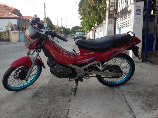 ซูซูกิอากีร่า มีครัชมือ