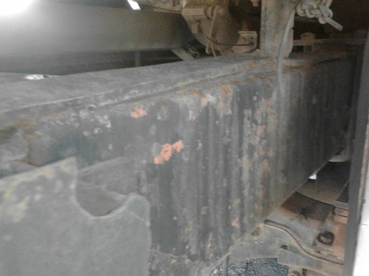 รถอีซูซุ 10 ล้อ บรรทุกน้ำมัน  JCM 175 แรงม้า.   สนใจติดต่อ  081 - 6079515