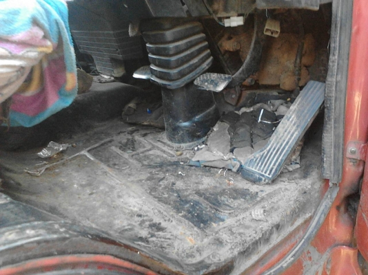 รถอีซูซุ 10 ล้อ บรรทุกน้ำมัน  JCM 175 แรงม้า.   สนใจติดต่อ  081 - 6079515