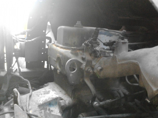 รถอีซูซุ 10 ล้อ บรรทุกน้ำมัน  JCM 175 แรงม้า.   สนใจติดต่อ  081 - 6079515