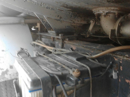 รถอีซูซุ 10 ล้อ บรรทุกน้ำมัน  JCM 175 แรงม้า.   สนใจติดต่อ  081 - 6079515