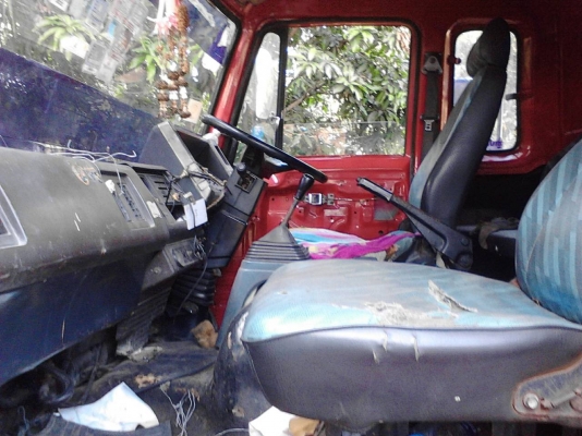 รถอีซูซุ 10 ล้อ บรรทุกน้ำมัน  JCM 175 แรงม้า.   สนใจติดต่อ  081 - 6079515