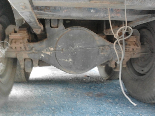 รถอีซูซุ 10 ล้อ บรรทุกน้ำมัน  JCM 175 แรงม้า.   สนใจติดต่อ  081 - 6079515