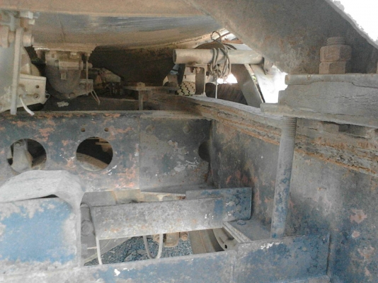 รถอีซูซุ 10 ล้อ บรรทุกน้ำมัน  JCM 175 แรงม้า.   สนใจติดต่อ  081 - 6079515