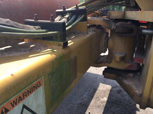 ขาย รถบด CAT  - CS533E.  ( รถทำงาน 1,xxx ชม. )    สนใจติดต่อ  081 - 6079515