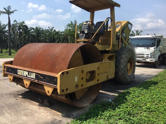 ขาย รถบด CAT  - CS533E.  ( รถทำงาน 1,xxx ชม. )    สนใจติดต่อ  081 - 6079515
