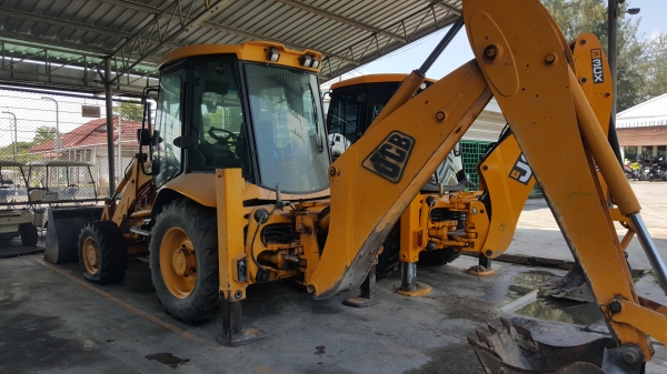 ขาย รถ JCB รุ่น 3CX ขับเคลื่อน4ล้อ สภาพดี ราคาไม่แพง ขาย รถ JCB รุ่น 3CX ขับเคลื่อน4ล้อ สภาพดี ราคาไม่แพง