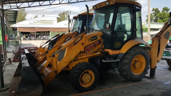 ขาย รถ JCB รุ่น 3CX ขับเคลื่อน4ล้อ สภาพดี ราคาไม่แพง ขาย รถ JCB รุ่น 3CX ขับเคลื่อน4ล้อ สภาพดี ราคาไม่แพง