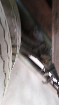 รถอีซูซุ 6 ล้อ รั้ว ( ไม่ดั้ม )  FTR  200 แรงม้า. ปี 49.   สนใจติดต่อ  081 - 6079515