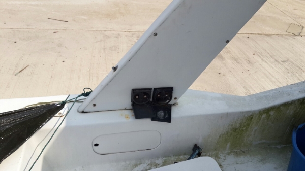 เรือสปีดโบ๊ท 2 เครื่อง 2 จังหวะ 200 แรง  (ซื้อ1แถม1)