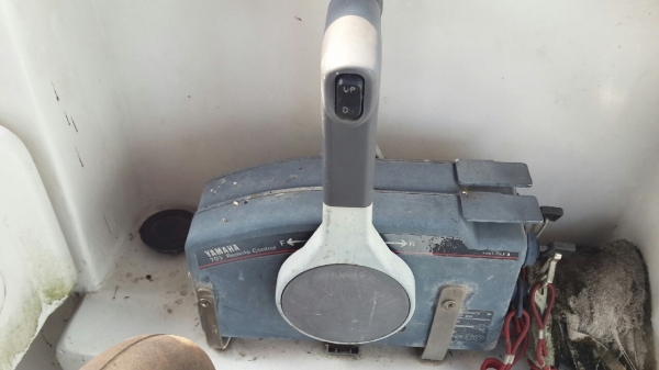 เรือสปีดโบ๊ท 2 เครื่อง 2 จังหวะ 200 แรง  (ซื้อ1แถม1)