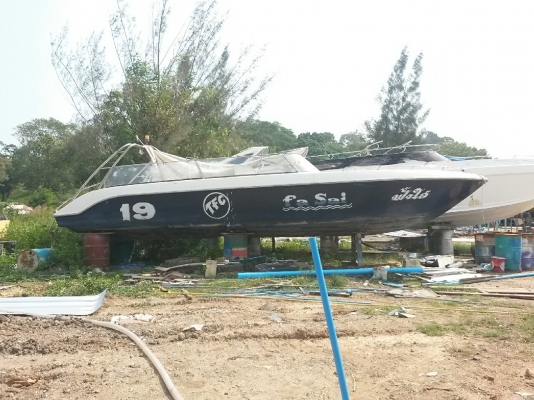 เรือสปีดโบ๊ท 2 เครื่อง 2 จังหวะ 200 แรง  (ซื้อ1แถม1)