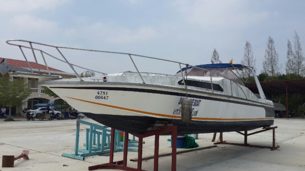 เรือสปีดโบ๊ท 2 เครื่อง 2 จังหวะ 200 แรง  (ซื้อ1แถม1)