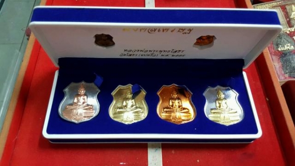 หลวงพ่อโสธร เหรียญอาร์ม พร้อมกล่องเดิม สวยกริปๆ