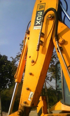 ต้องการขายรถ เจซีบี หน้าตักหลังขุด ต้องการขายรถ เจซีบี หน้าตักหลังขุด