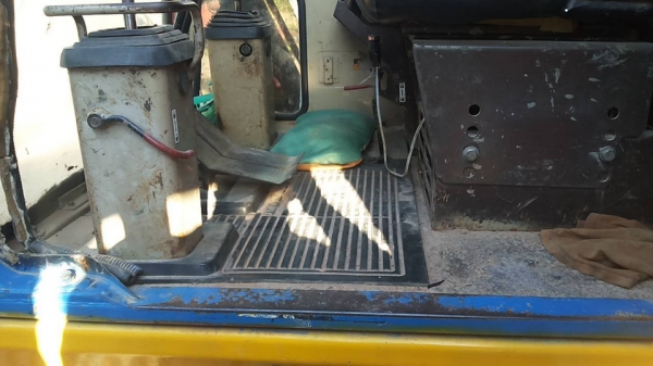 **380,000 บ.ต่อรอง/// แบคโฮ KOMATSU PC80-3 ไฟตัด อุปกรณ์ จอ+กล่อง มี เอกสารสัญญาซื้อขาย **ขาย KOMATSU PC80-3 แบคโฮสภาพดี ราคาเบา เอกสารสัญญาซื้อขาย HYD.EXCAVATOR KOMATSU PC80-3 S/N.02383 เครื่องเดิม ปั้มเดิม ครับ อุปกรณ์ จอ+กล่อง ครบ ไฟฟ้าตัด เครื่องKOMAT