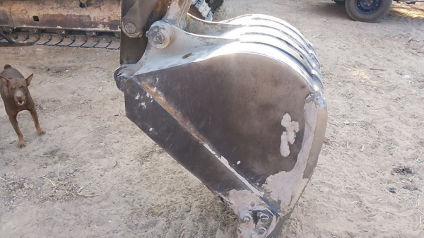 **380,000 บ.ต่อรอง/// แบคโฮ KOMATSU PC80-3 ไฟตัด อุปกรณ์ จอ+กล่อง มี เอกสารสัญญาซื้อขาย **ขาย KOMATSU PC80-3 แบคโฮสภาพดี ราคาเบา เอกสารสัญญาซื้อขาย HYD.EXCAVATOR KOMATSU PC80-3 S/N.02383 เครื่องเดิม ปั้มเดิม ครับ อุปกรณ์ จอ+กล่อง ครบ ไฟฟ้าตัด เครื่องKOMAT