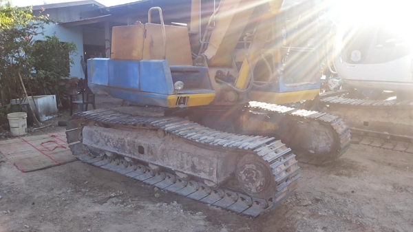 **380,000 บ.ต่อรอง/// แบคโฮ KOMATSU PC80-3 ไฟตัด อุปกรณ์ จอ+กล่อง มี เอกสารสัญญาซื้อขาย **ขาย KOMATSU PC80-3 แบคโฮสภาพดี ราคาเบา เอกสารสัญญาซื้อขาย HYD.EXCAVATOR KOMATSU PC80-3 S/N.02383 เครื่องเดิม ปั้มเดิม ครับ อุปกรณ์ จอ+กล่อง ครบ ไฟฟ้าตัด เครื่องKOMAT
