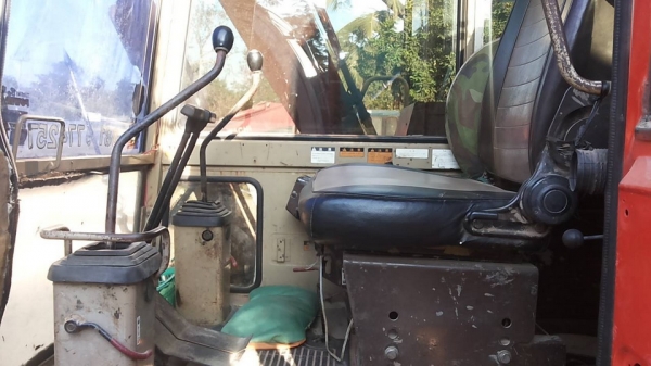 **380,000 บ.ต่อรอง/// แบคโฮ KOMATSU PC80-3 ไฟตัด อุปกรณ์ จอ+กล่อง มี เอกสารสัญญาซื้อขาย **ขาย KOMATSU PC80-3 แบคโฮสภาพดี ราคาเบา เอกสารสัญญาซื้อขาย HYD.EXCAVATOR KOMATSU PC80-3 S/N.02383 เครื่องเดิม ปั้มเดิม ครับ อุปกรณ์ จอ+กล่อง ครบ ไฟฟ้าตัด เครื่องKOMAT