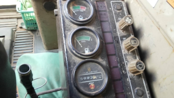 **380,000 บ.ต่อรอง/// แบคโฮ KOMATSU PC80-3 ไฟตัด อุปกรณ์ จอ+กล่อง มี เอกสารสัญญาซื้อขาย **ขาย KOMATSU PC80-3 แบคโฮสภาพดี ราคาเบา เอกสารสัญญาซื้อขาย HYD.EXCAVATOR KOMATSU PC80-3 S/N.02383 เครื่องเดิม ปั้มเดิม ครับ อุปกรณ์ จอ+กล่อง ครบ ไฟฟ้าตัด เครื่องKOMAT